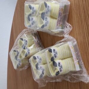 6 pairs BABY BOOTIES Fiddlesticks Baby Booties Yellow Pandas